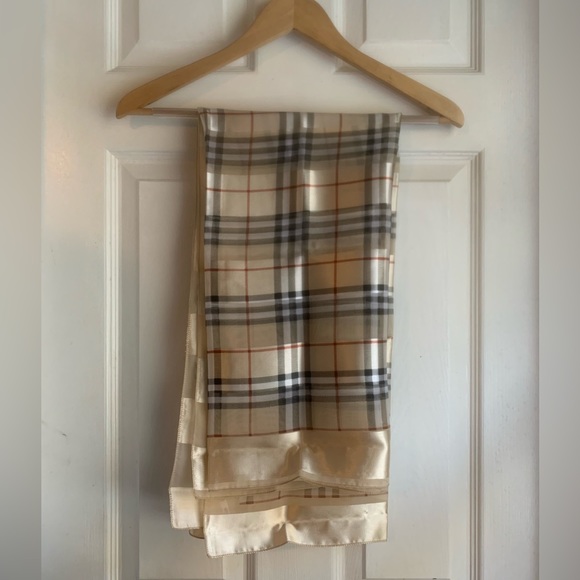 Burberry Accessories - VTG Burberrys Classic Plaid Scarf